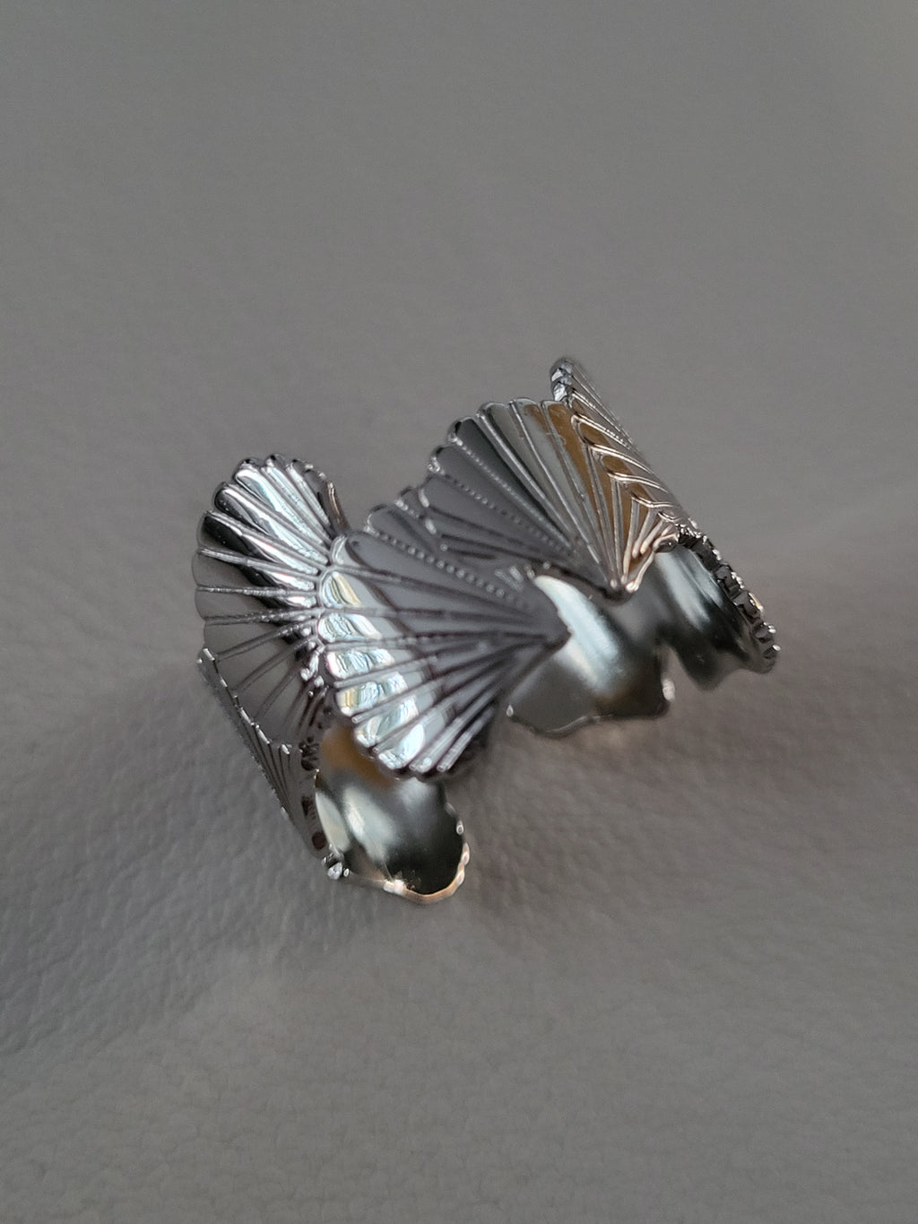 Bague ouverte feuilles Ginkgo entrelacées argenté
