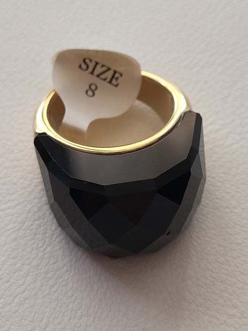 Anello in acciaio inossidabile dorato con cristallo nero, taglia 8