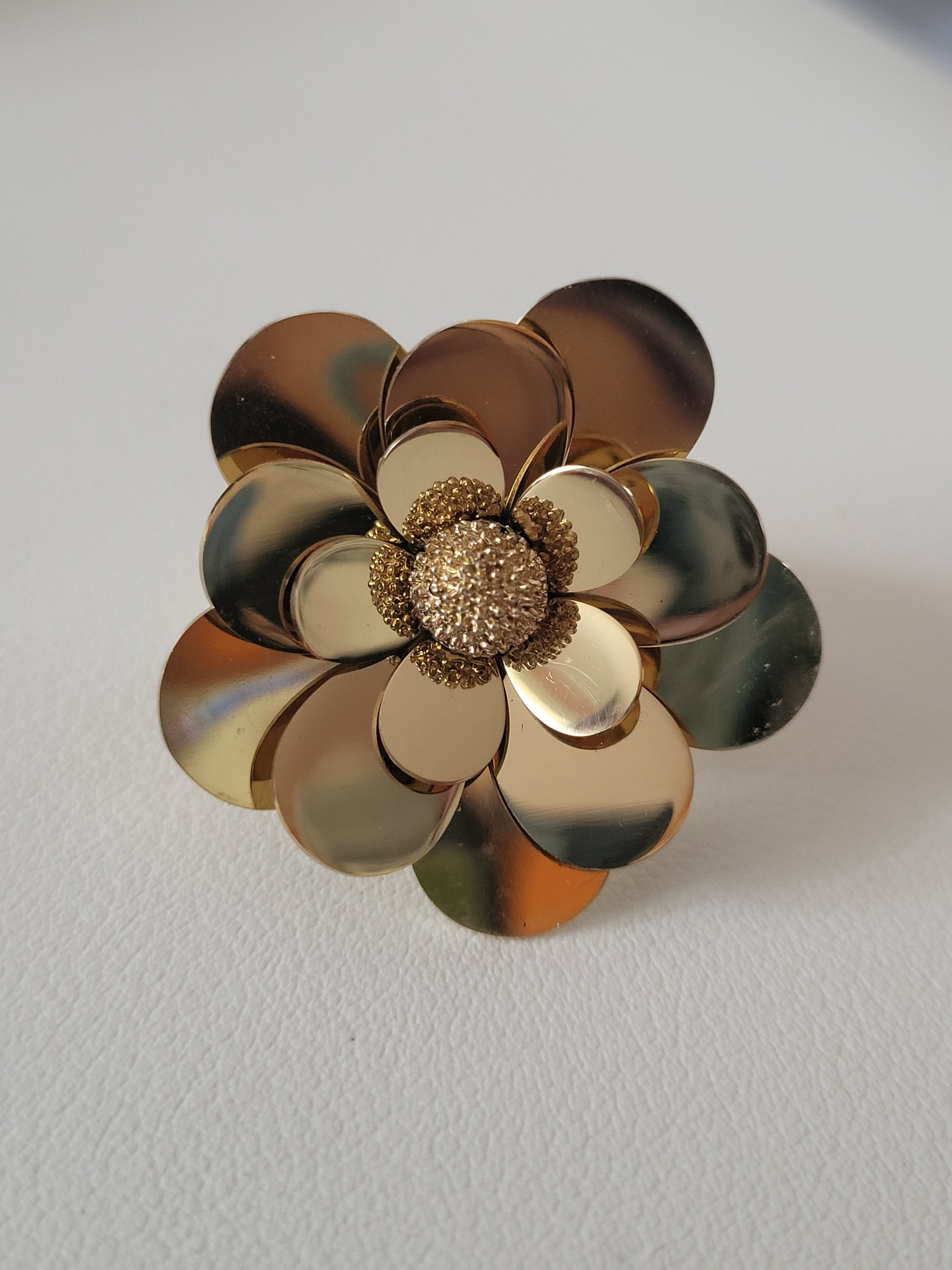 Bague ajustable acier inoxydable dorée en forme de fleur lisse