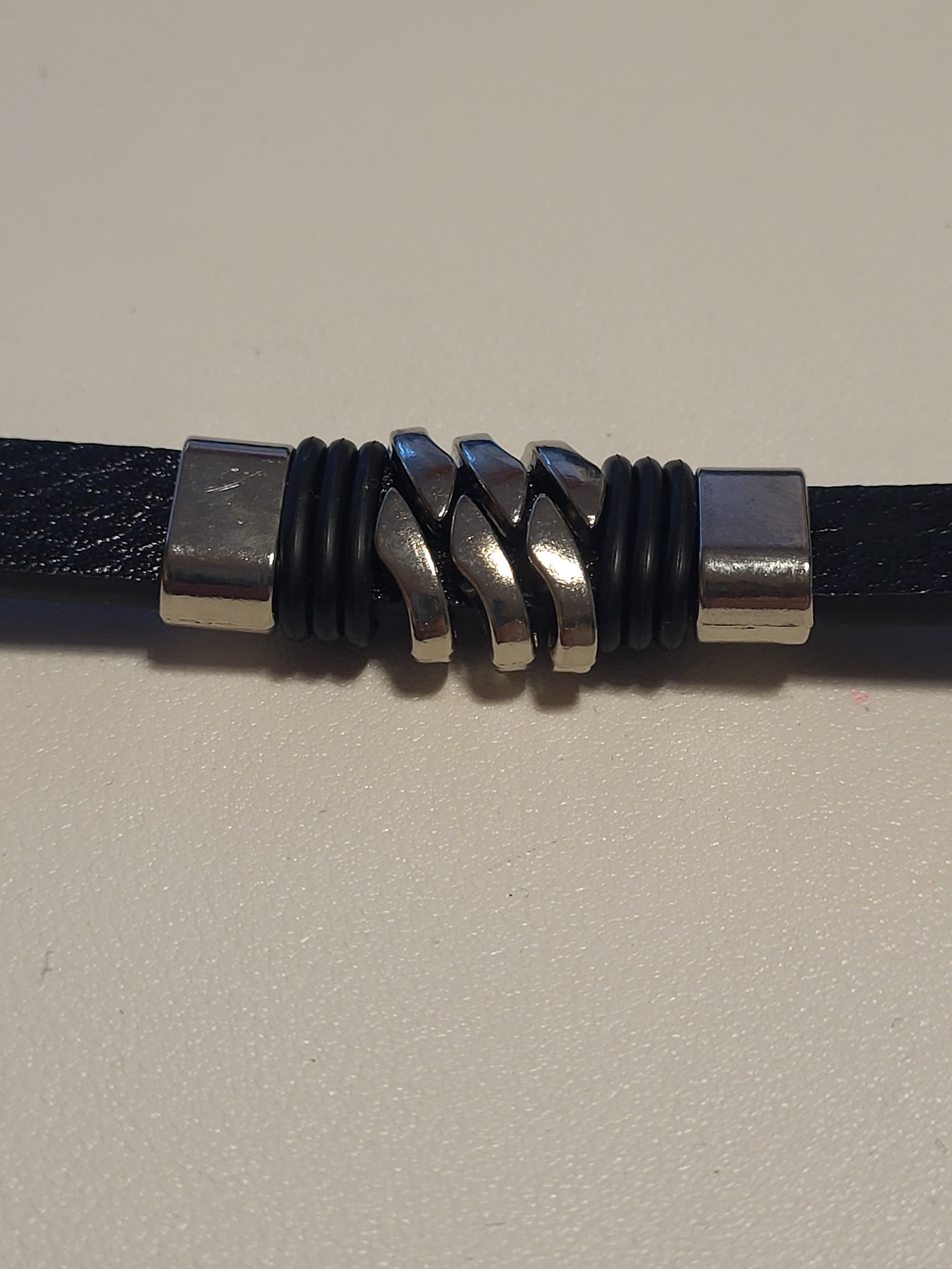 Bracelet Homme acier inoxydable noir et argenté 21 cm