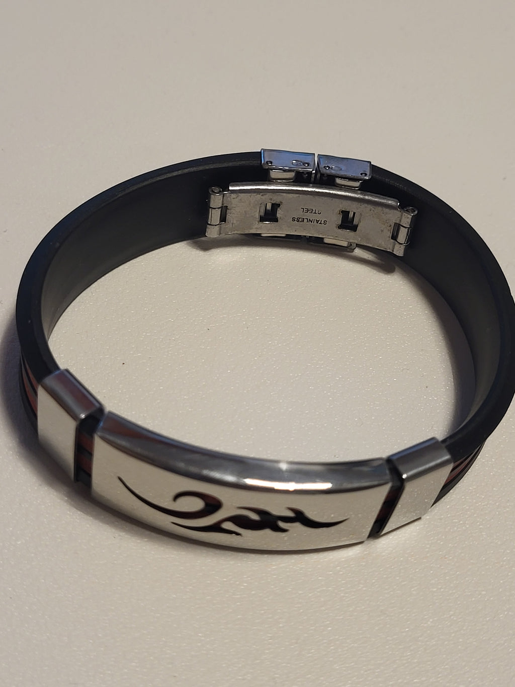 Bracelet Homme rouge et noir Flamme polyuréthane