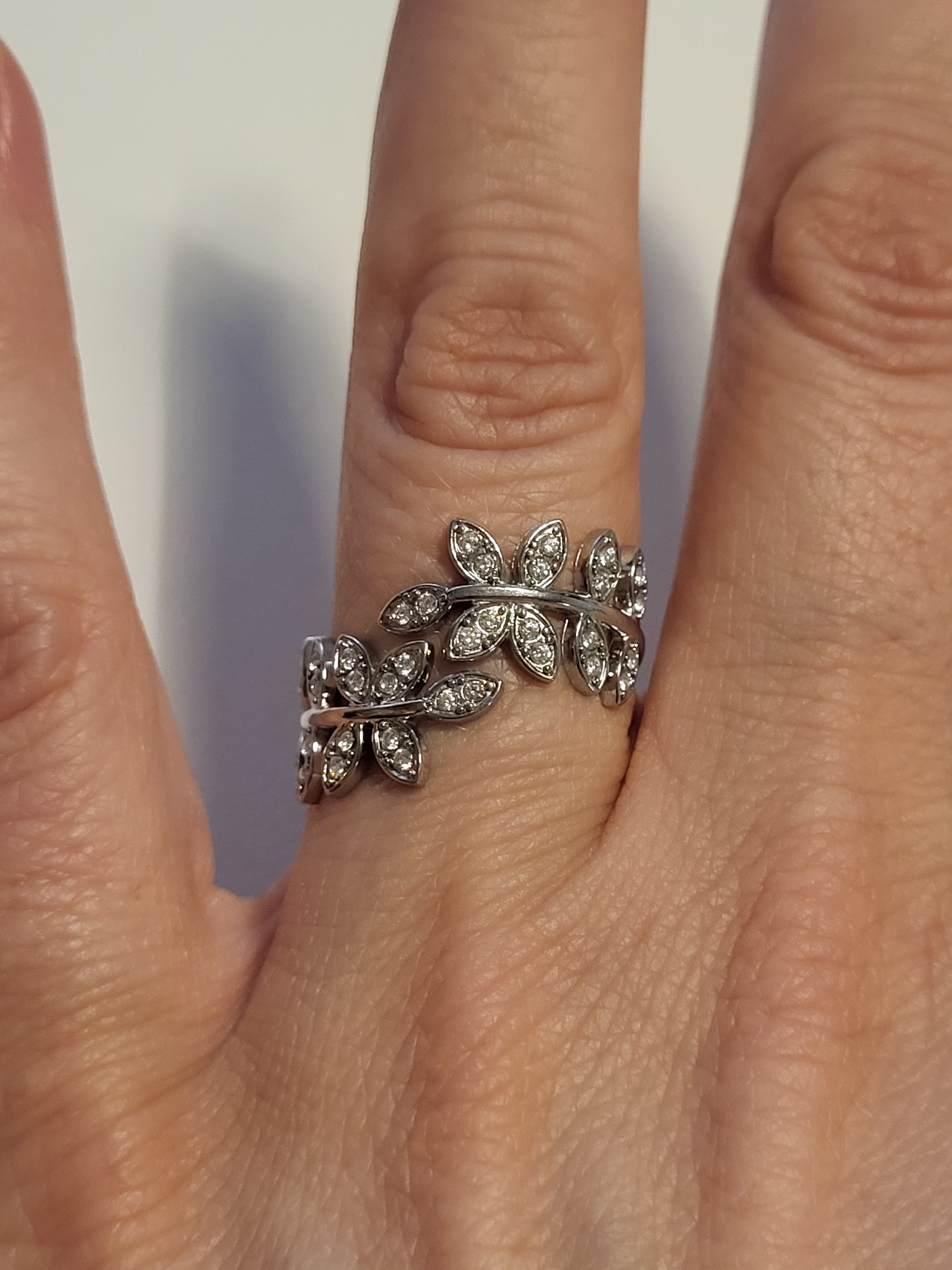 Bague ouverte deux feuilles longues en strass argenté