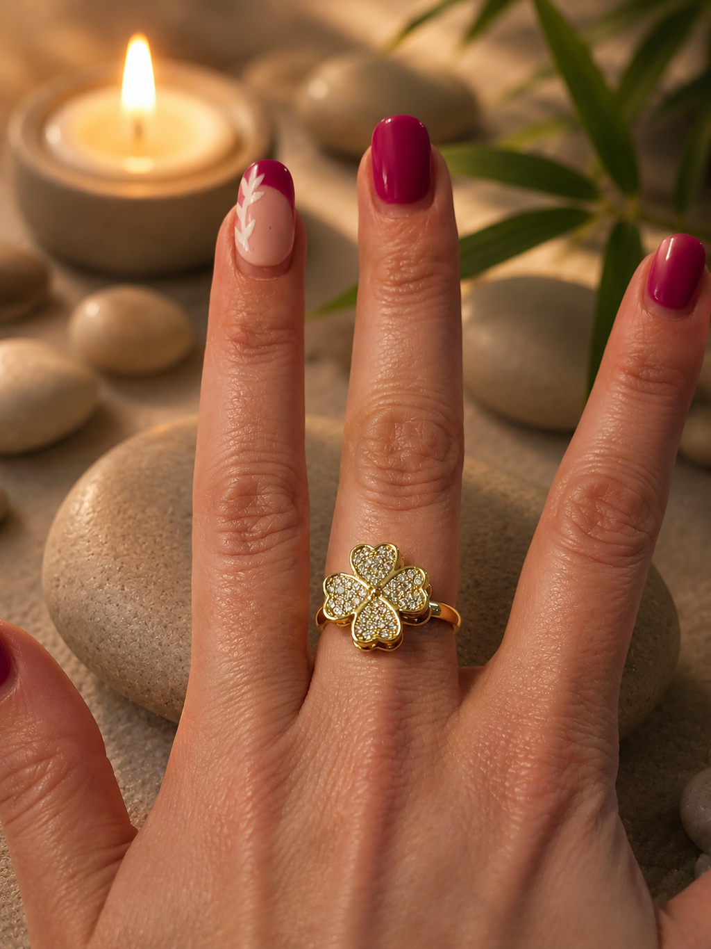 Bague acier inoxydable dorée ouverte trèfle rotatif zircon anti-stress - le trèfle tourne