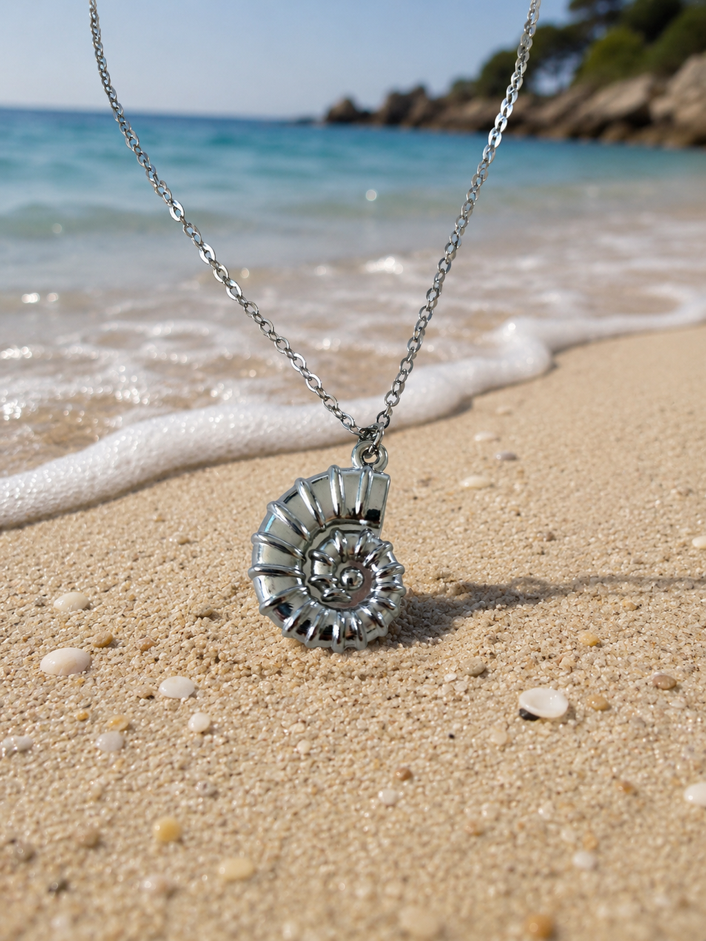 Collier Pendentif Escargot de Mer en Acier Inoxydable Argenté – 40 + 5 cm – Style Marin