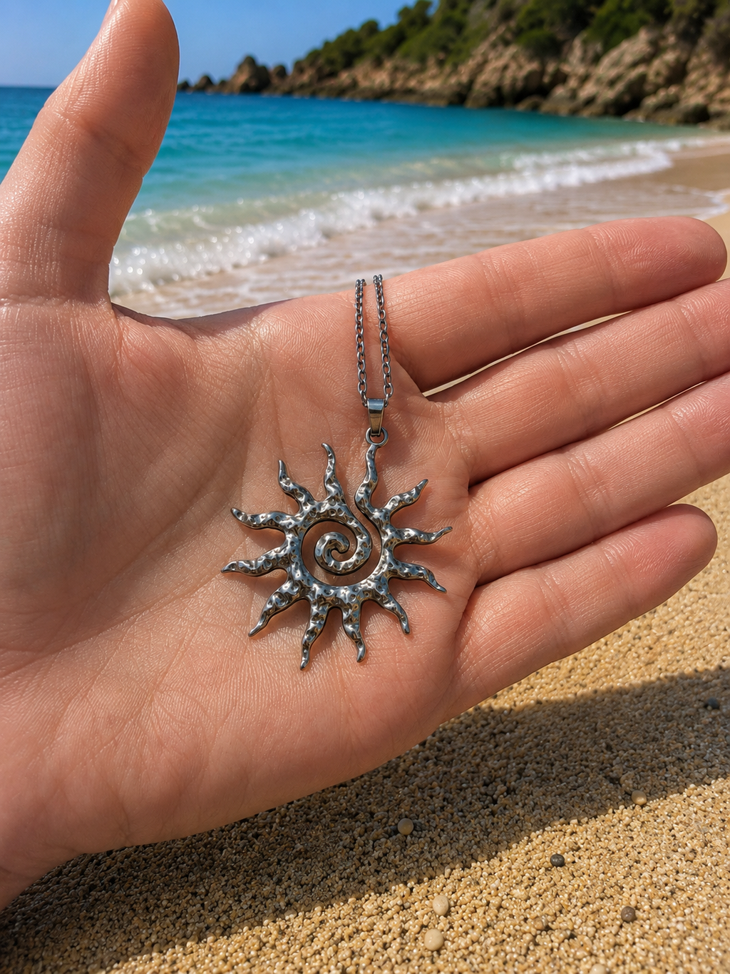 Collier Long Soleil en Acier Inoxydable Argenté – Pendentif Bohème – 45 + 5 cm