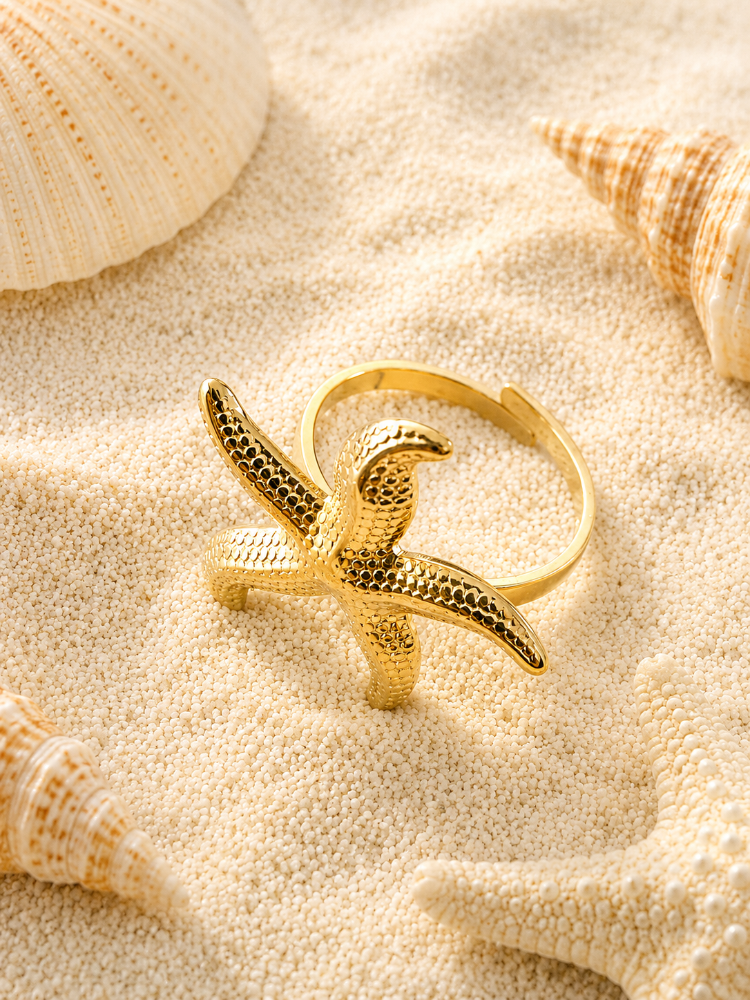 Bague dorée ajustable étoile de mer taille moyenne