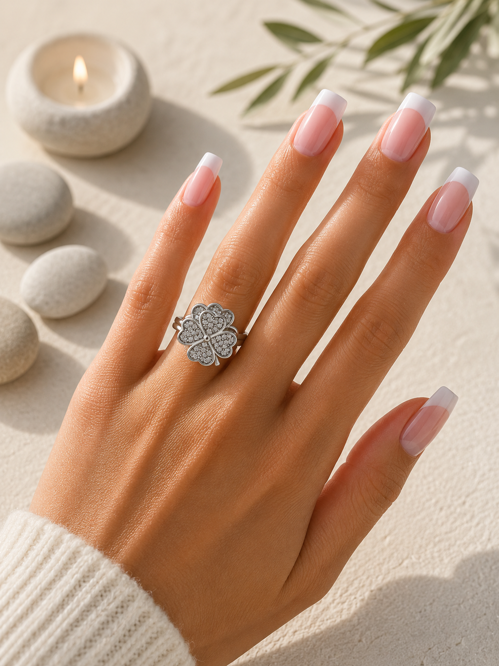 Bague acier inoxydable argenté ouverte trèfle rotatif zircon anti-stress - le trèfle tourne