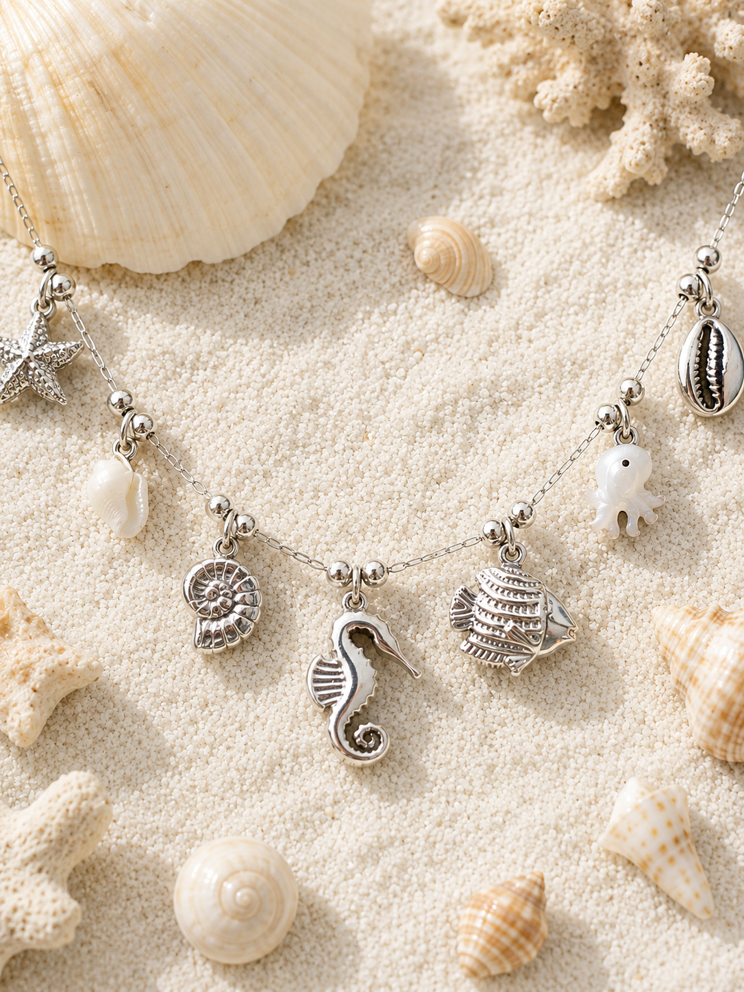 Collier pendentifs marins avec poulpe nacré argenté