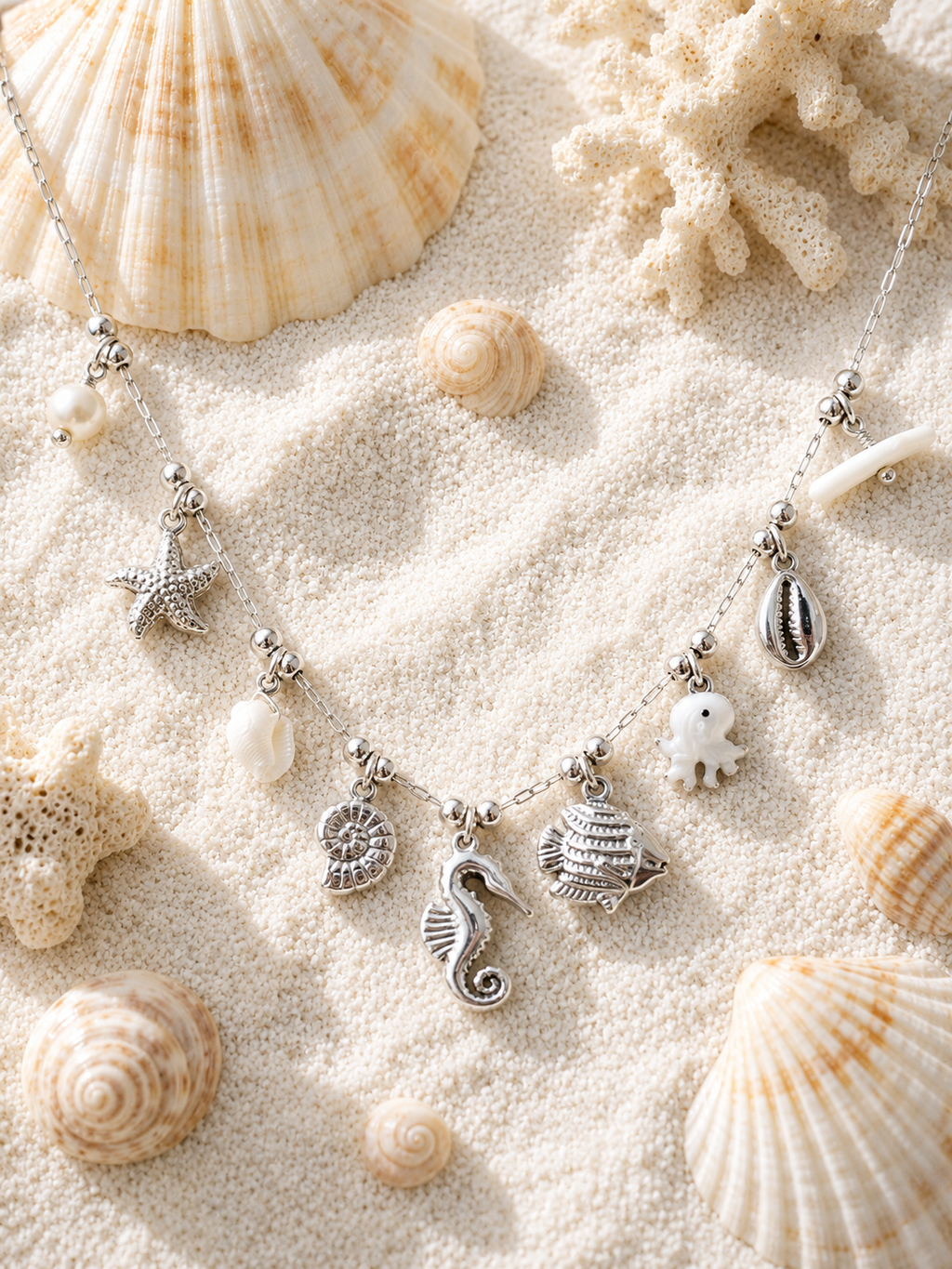 Collier pendentifs marins avec poulpe nacré argenté