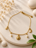 Chaîne de cheville dorée à pendentifs constellation et perles
