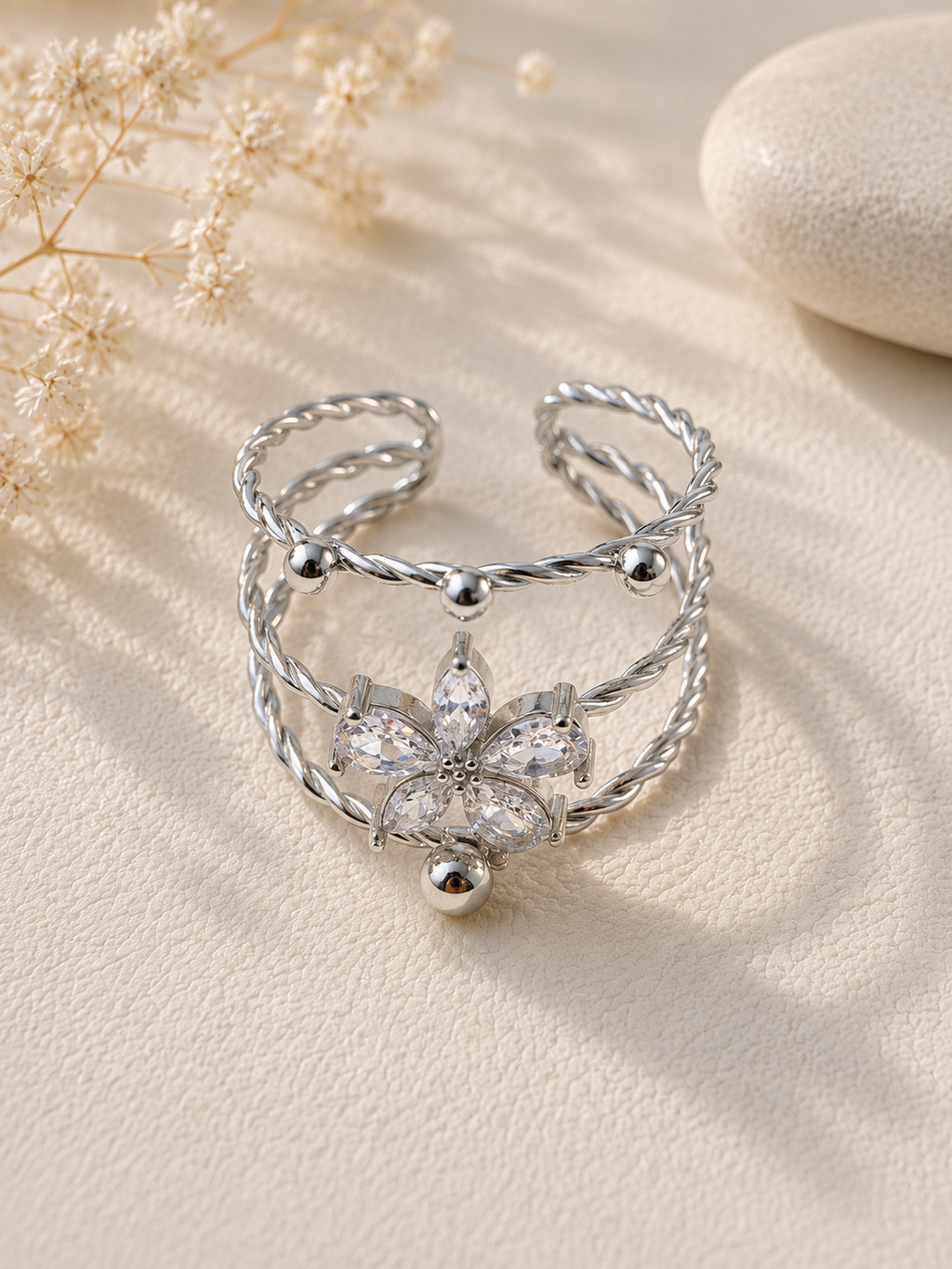 Bague Ajustable Triple Anneau Fleur Strassée en Acier Inoxydable Argenté