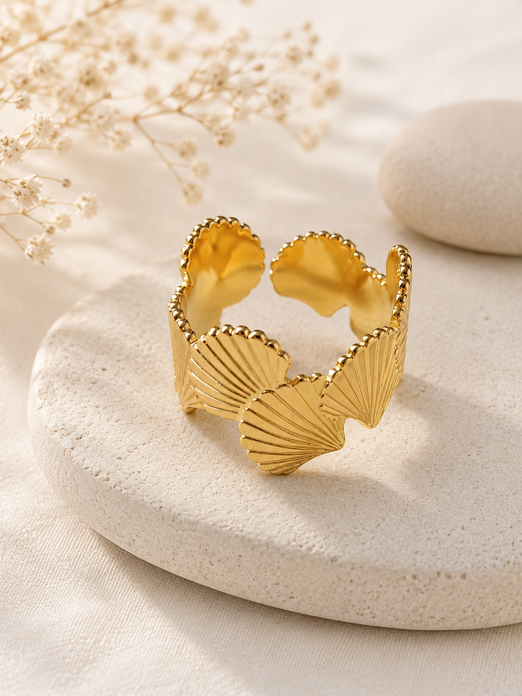 Bague ouverte feuilles Ginkgo entrelacées doré