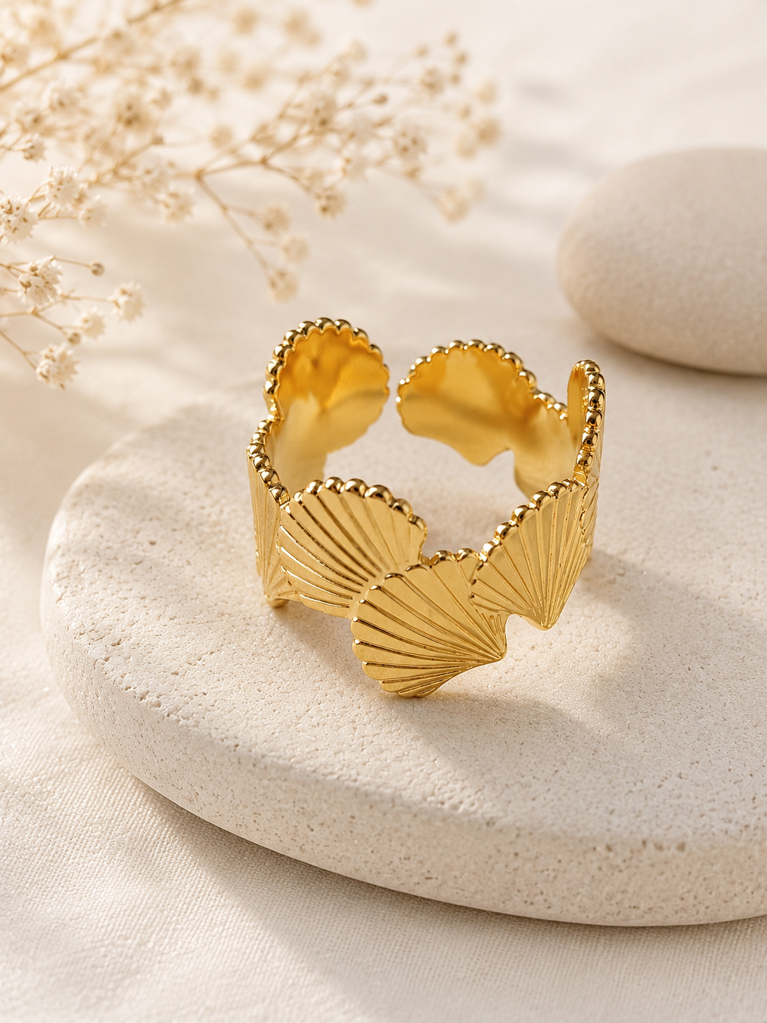 Bague ouverte feuilles Ginkgo entrelacées doré
