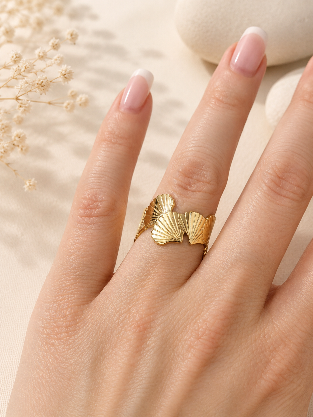 Bague ouverte feuilles Ginkgo entrelacées doré