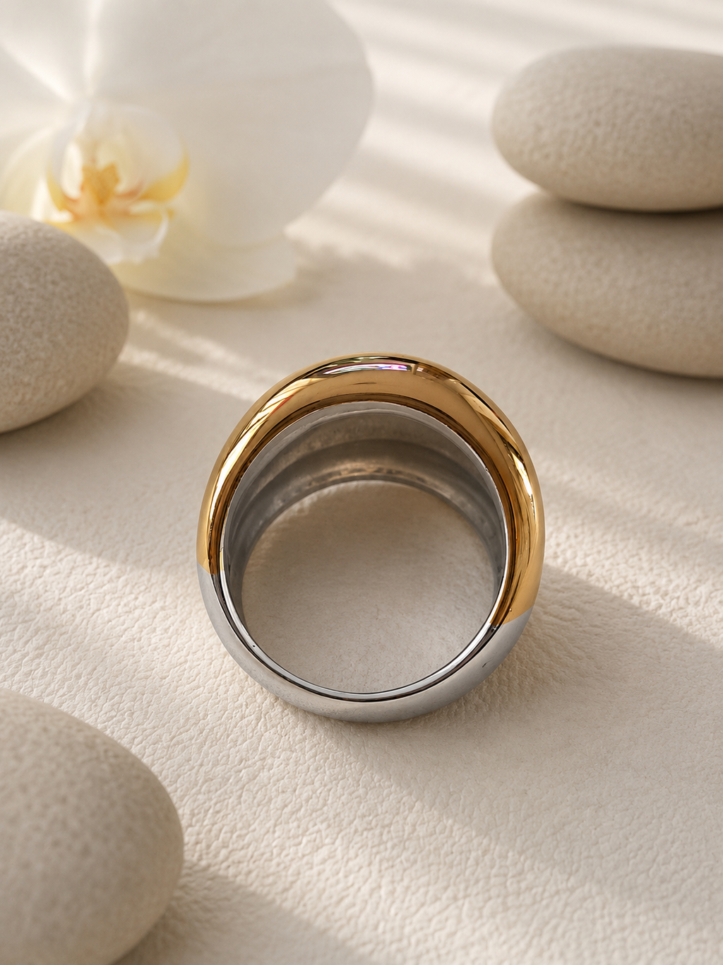 Anello acciaio inossidabile argentato e dorato design irregolare taglia 8