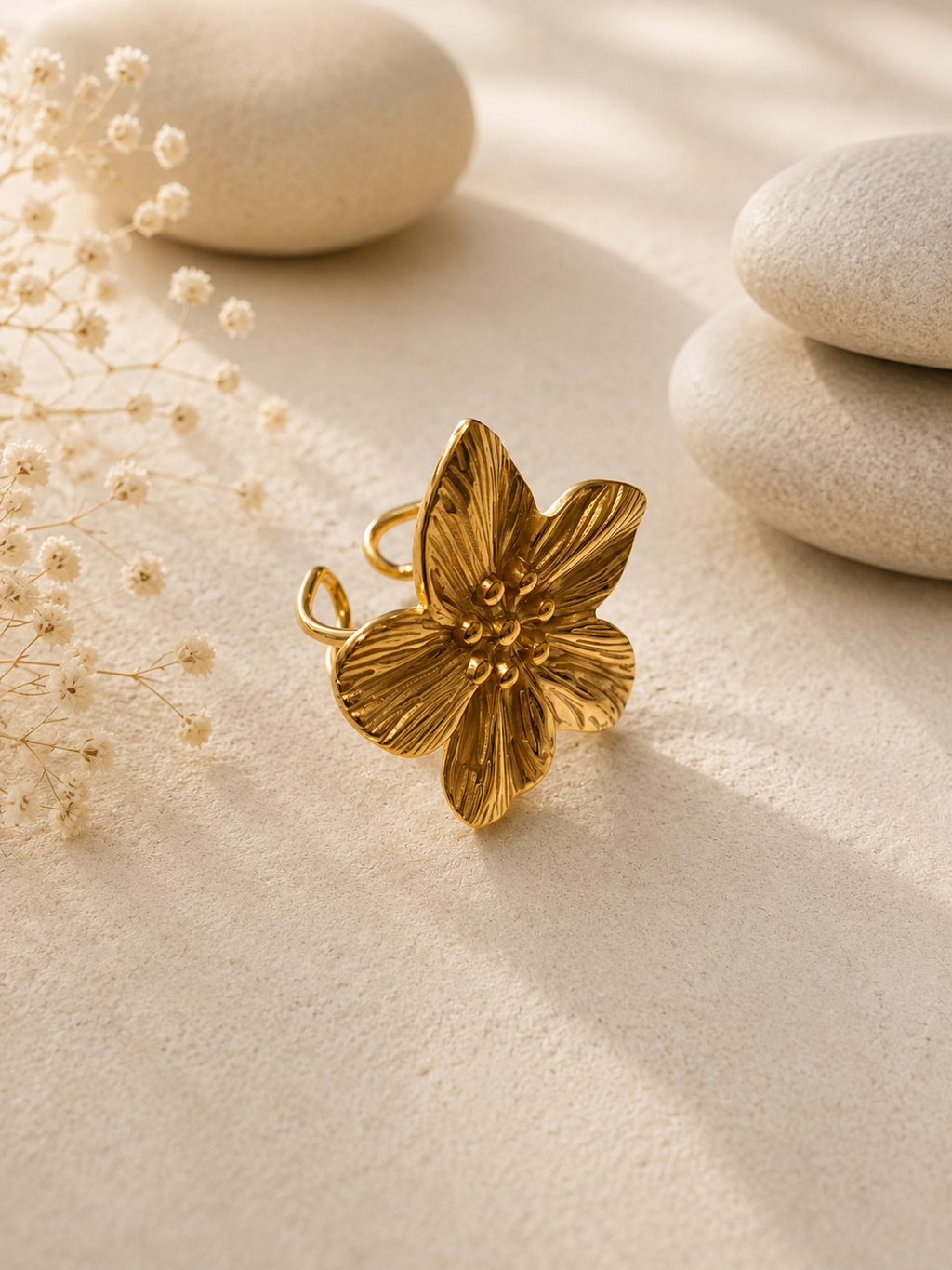 Bague Fleur Dorée en Acier Inoxydable – Ajustable – Design Floral Élégant