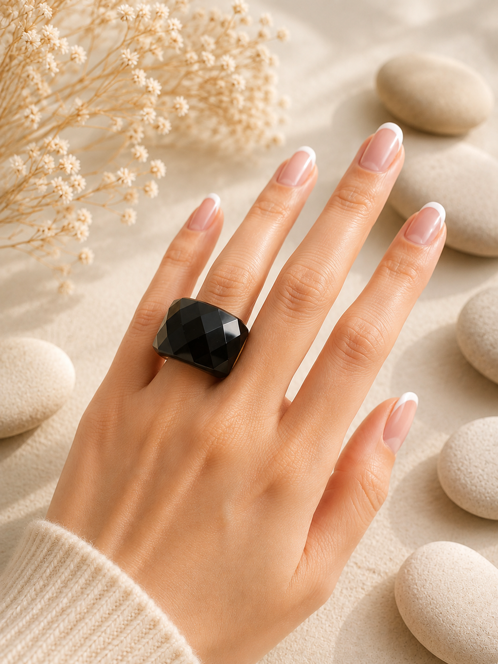 Anello in acciaio inossidabile dorato con cristallo nero, taglia 8