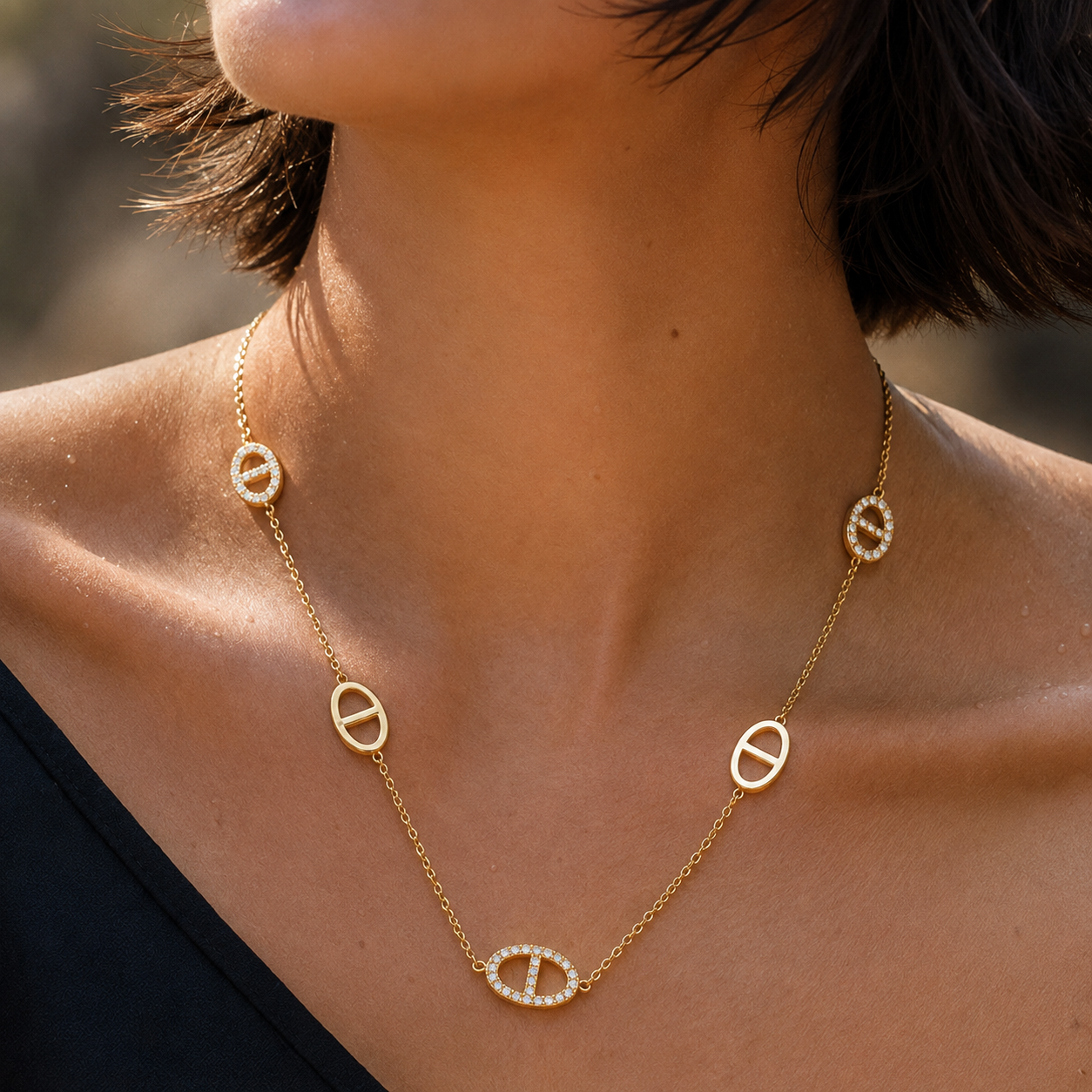 Collier doré à motifs ovales & strass – Acier inoxydable