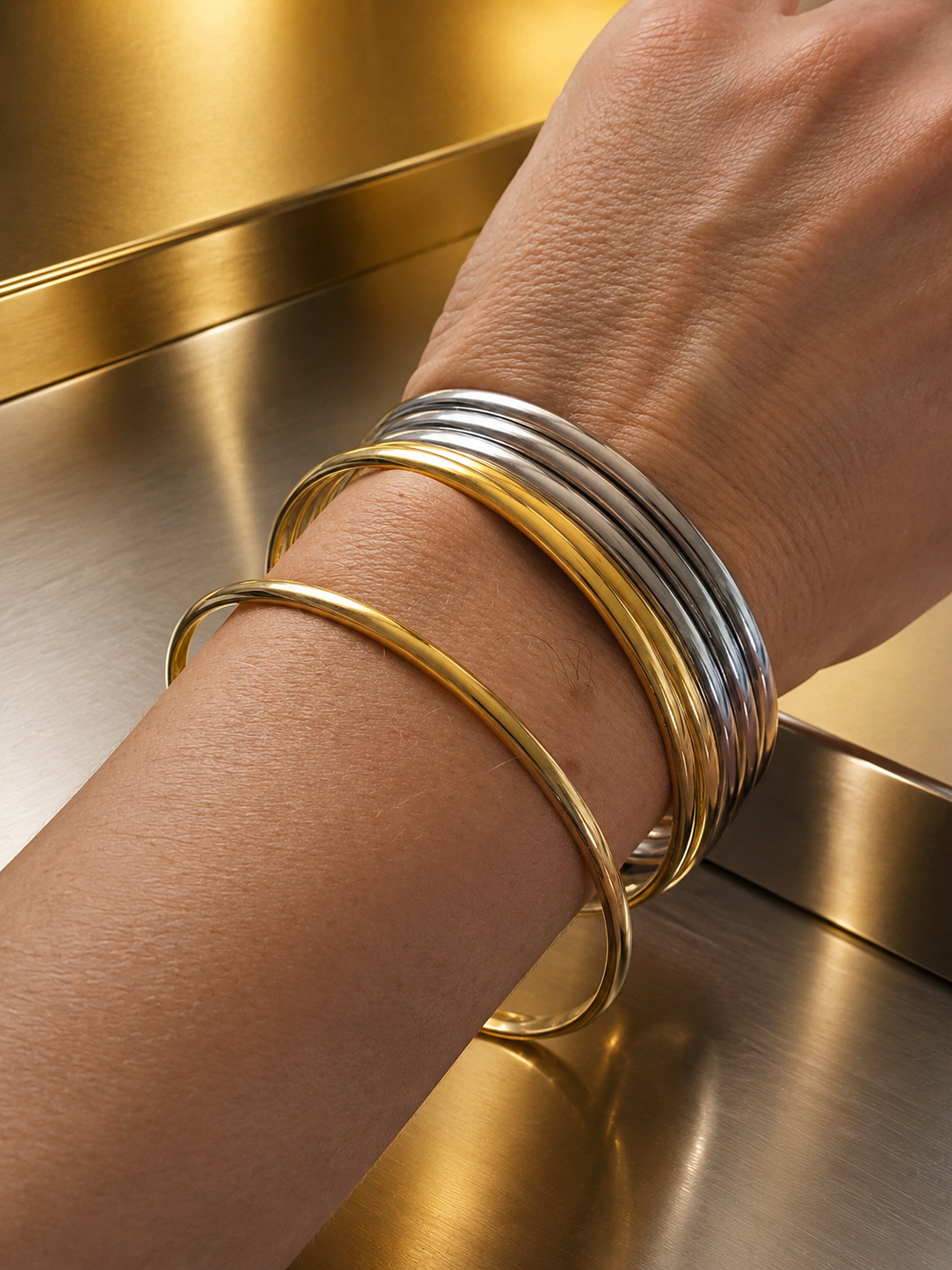 6 Bracelets joncs en acier inoxydable doré et argenté