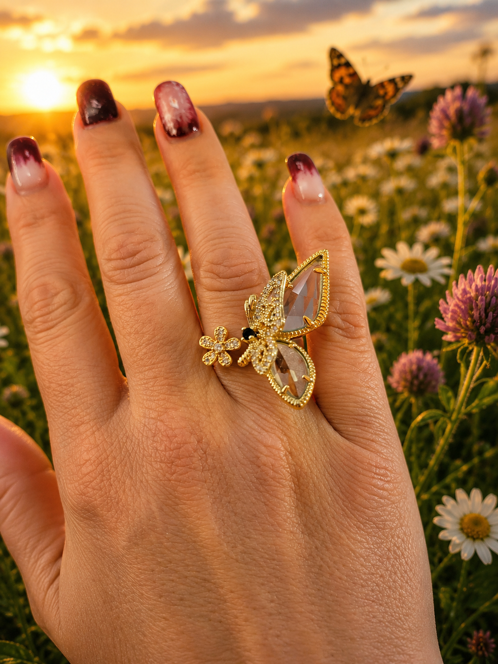 Anello aperto in acciaio inossidabile dorato con fiore e farfalla
