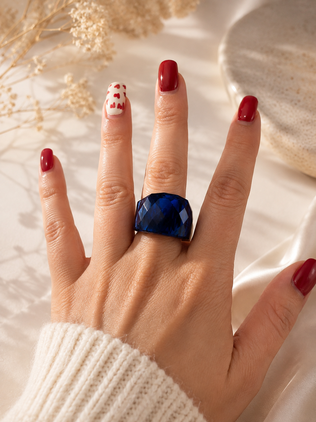 Bague en acier inoxydable doré avec cristal bleu clair – Taille 57 | Bagatelle