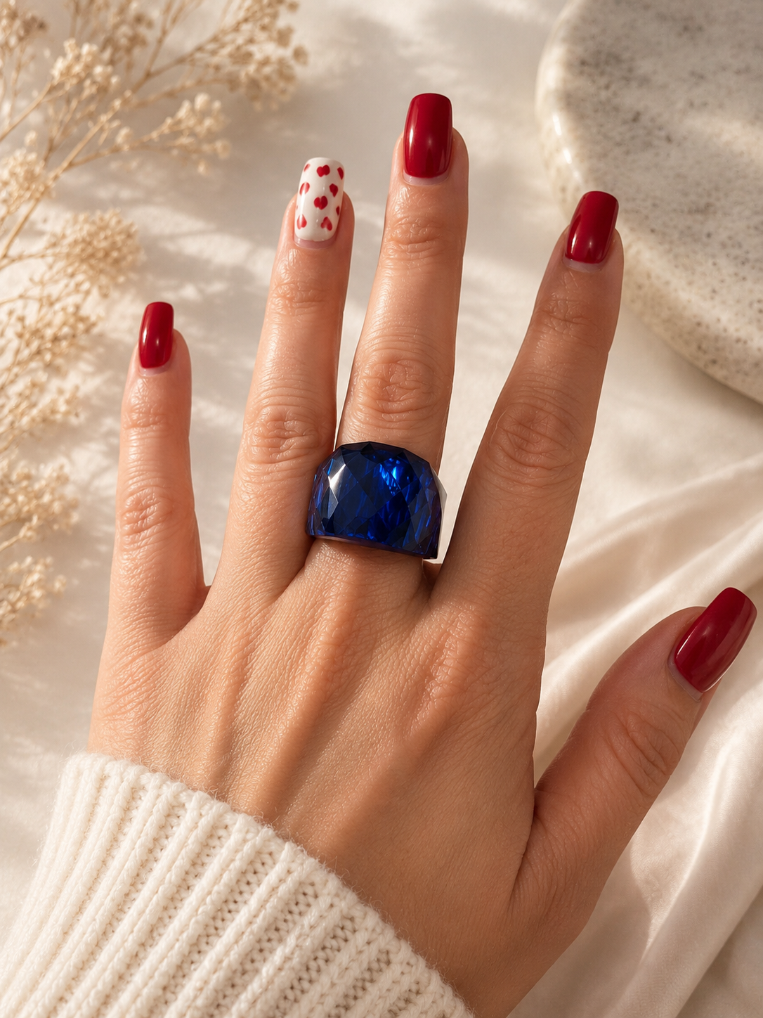 Bague en acier inoxydable doré avec cristal bleu clair – Taille 57 | Bagatelle