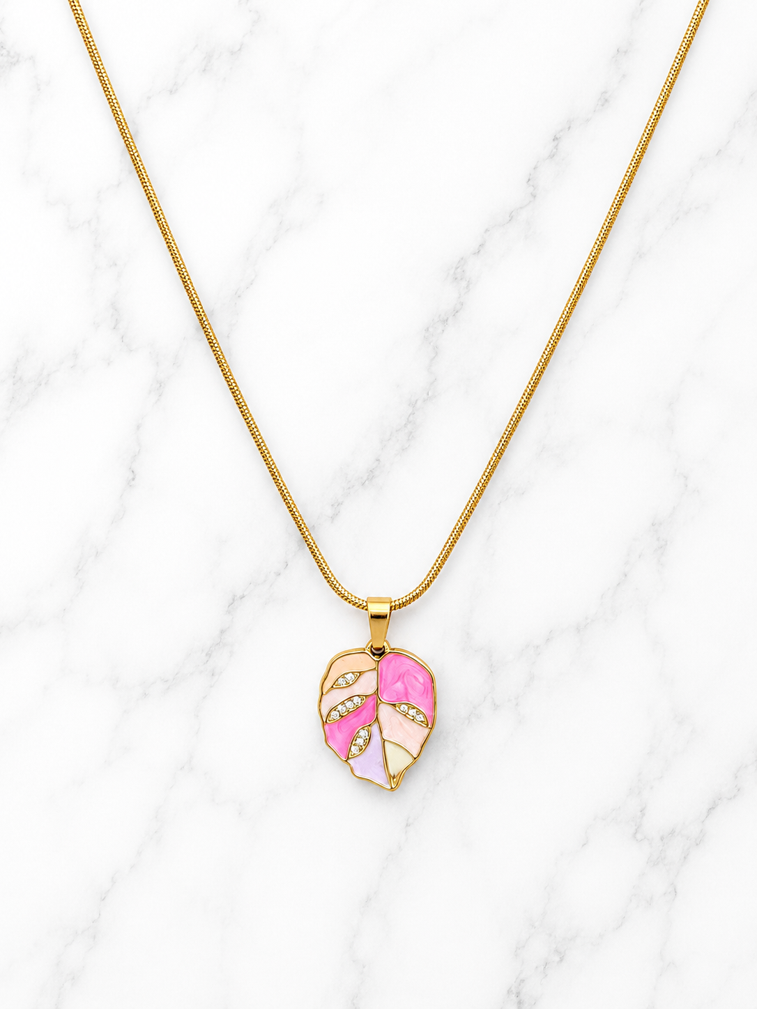 Collana con ciondolo a foglia rosa in acciaio inossidabile