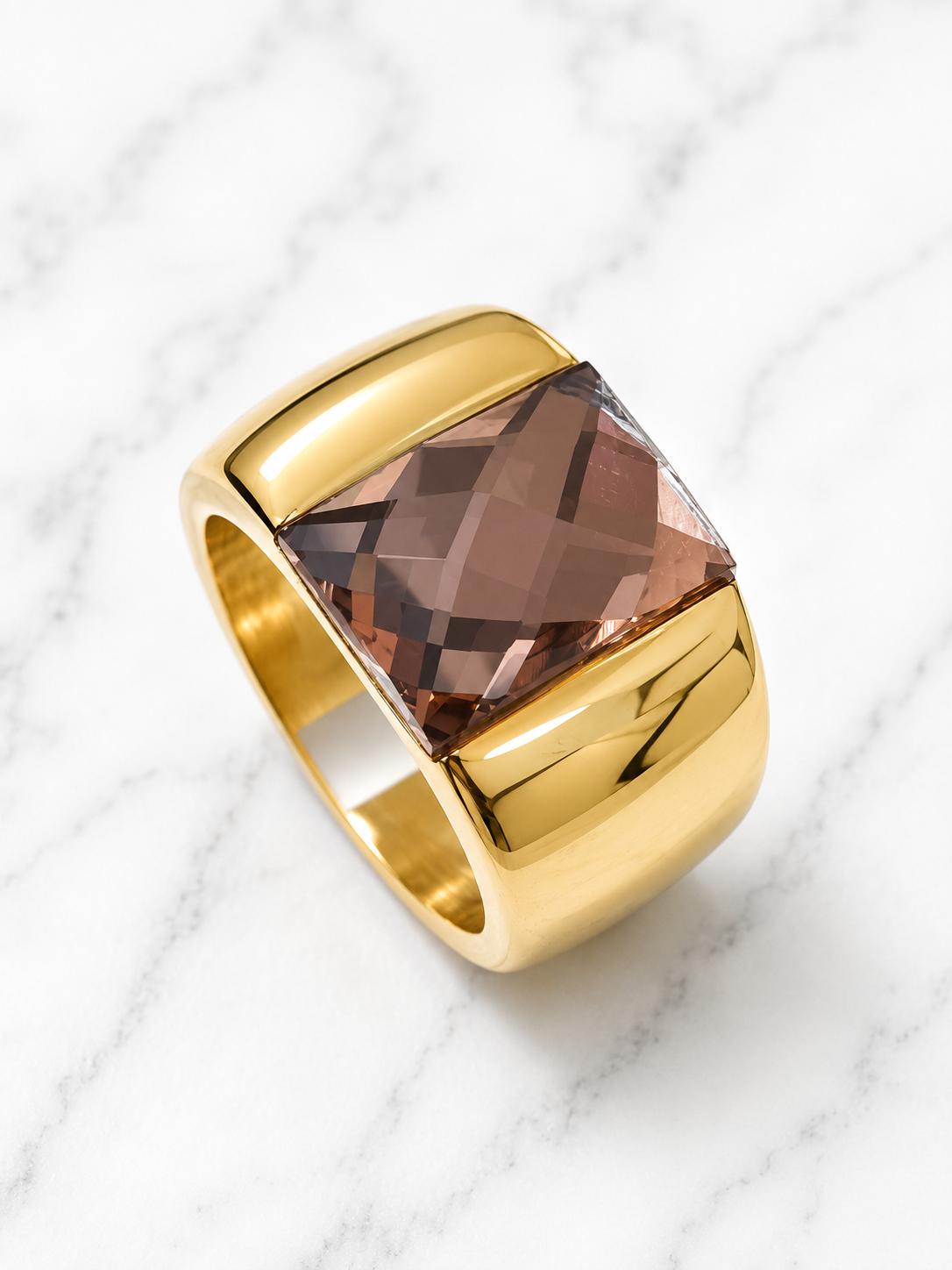 Anello in acciaio inossidabile dorato con pietra rosa taglia 8