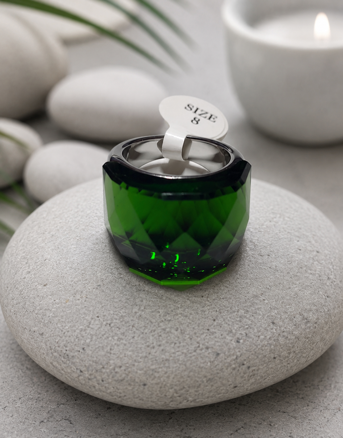Anello in acciaio inossidabile argentato con cristallo verde, taglia 8