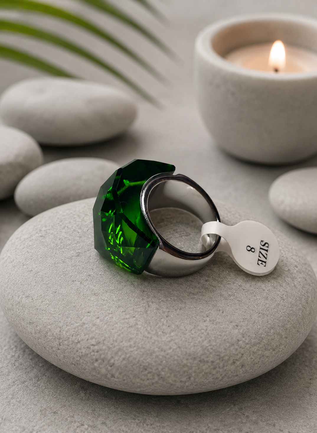 Anello in acciaio inossidabile argentato con cristallo verde, taglia 8