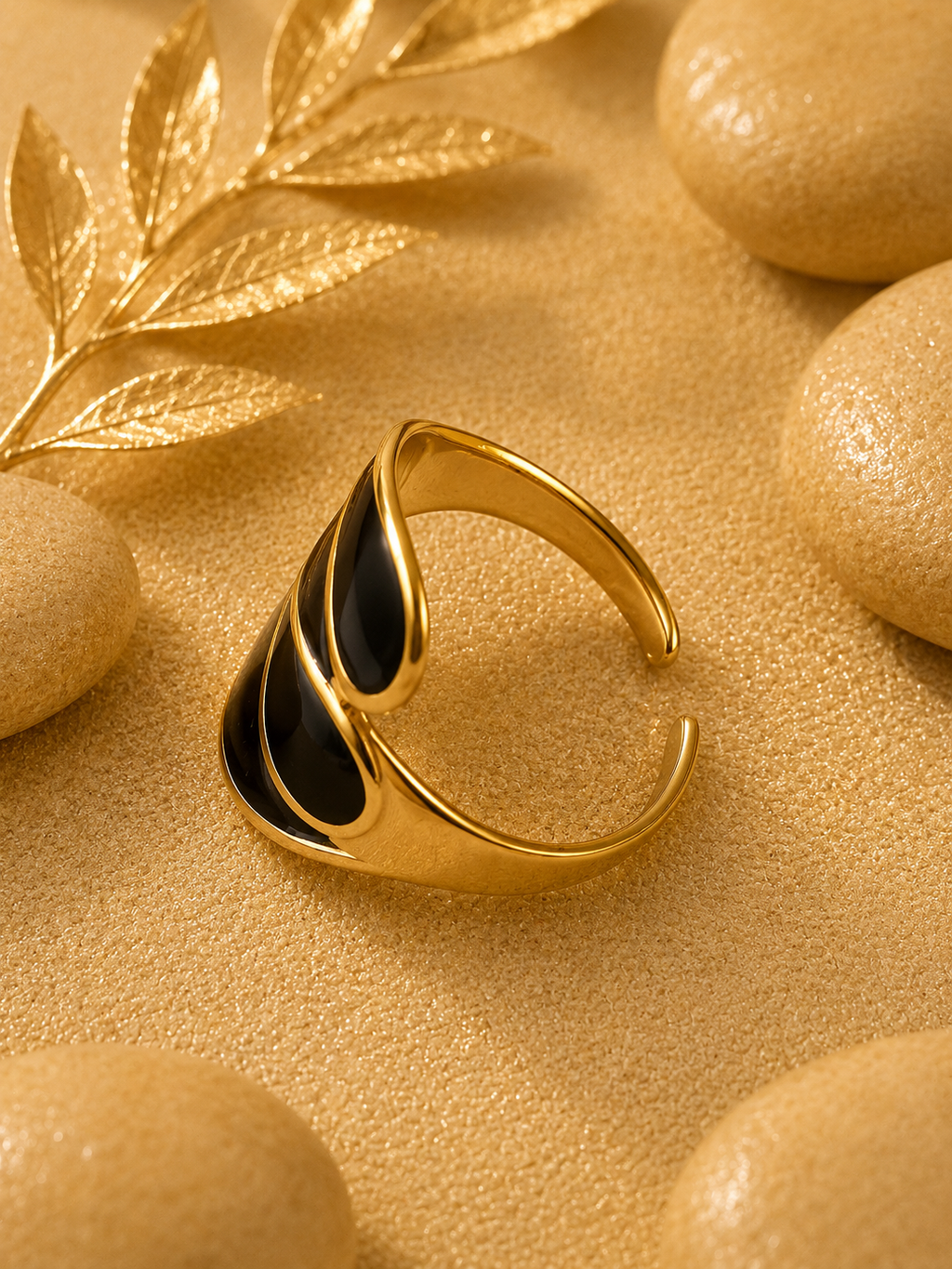 Bague Ouverte Asymétrique en Acier Inoxydable Doré & Noir – Ajustable | Bagatelle