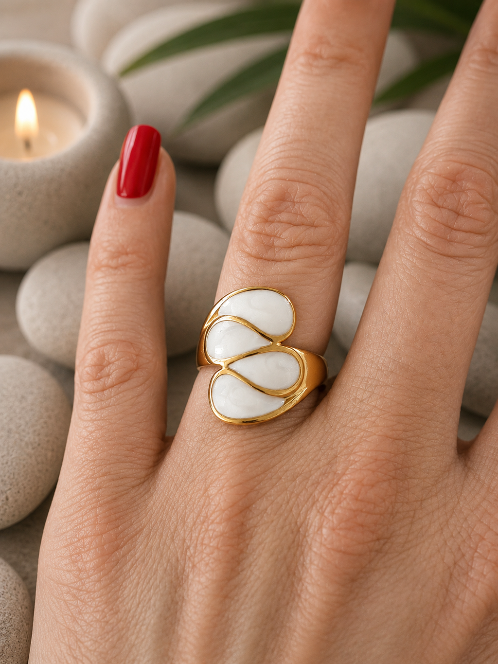 Bague Ouverte Asymétrique en Acier Inoxydable Doré & Blanc Nacré – Ajustable | Bagatelle