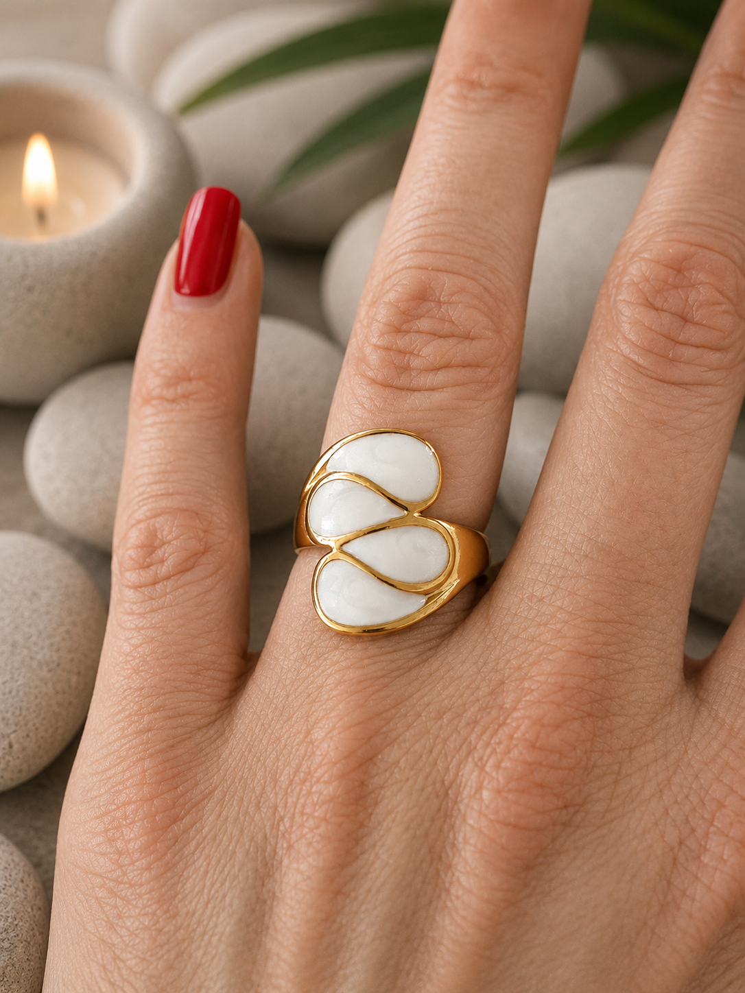 Bague Ouverte Asymétrique en Acier Inoxydable Doré & Blanc Nacré – Ajustable | Bagatelle