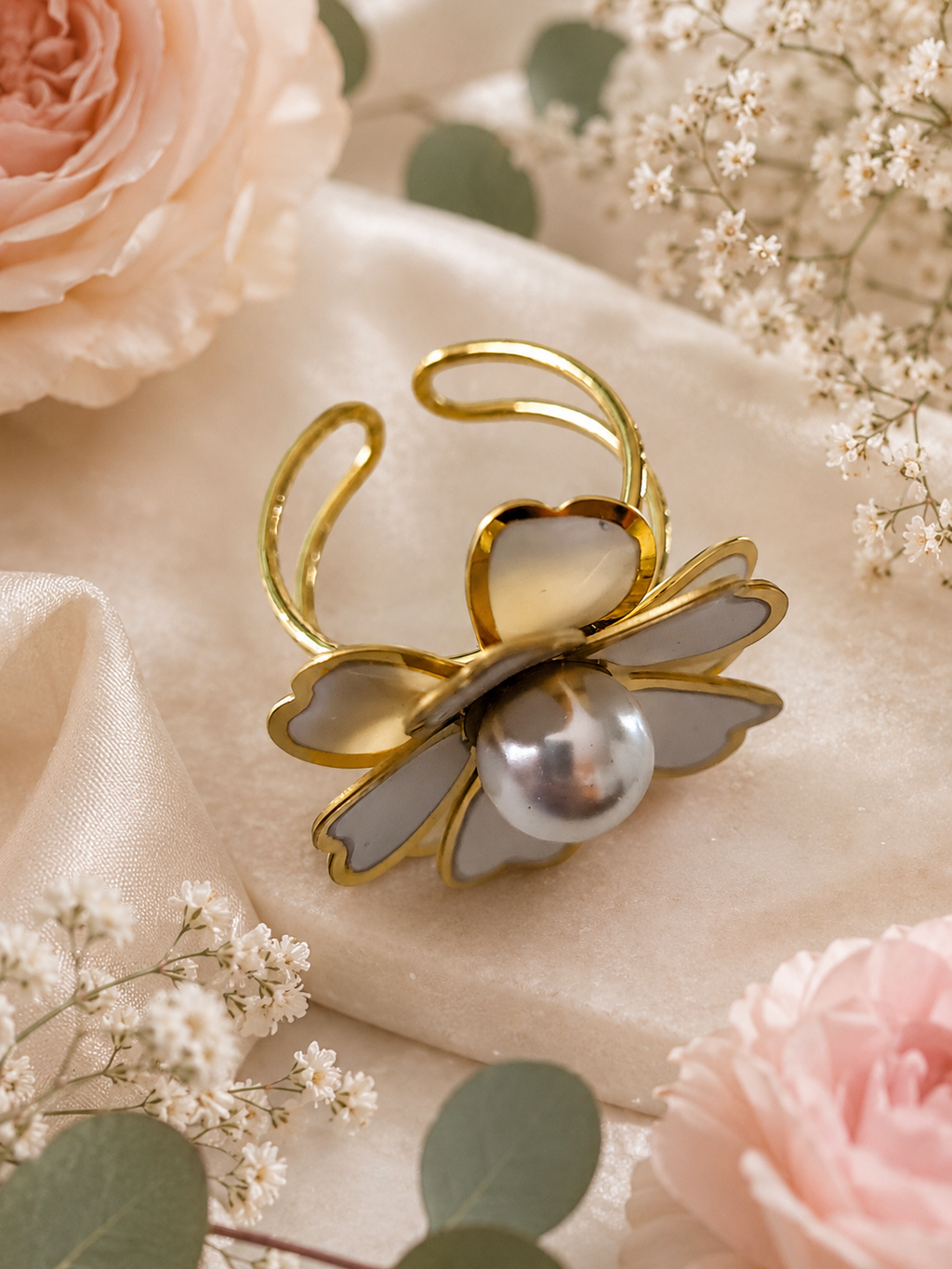 Bague acier inoxydable en forme de fleur dorée et blanche
