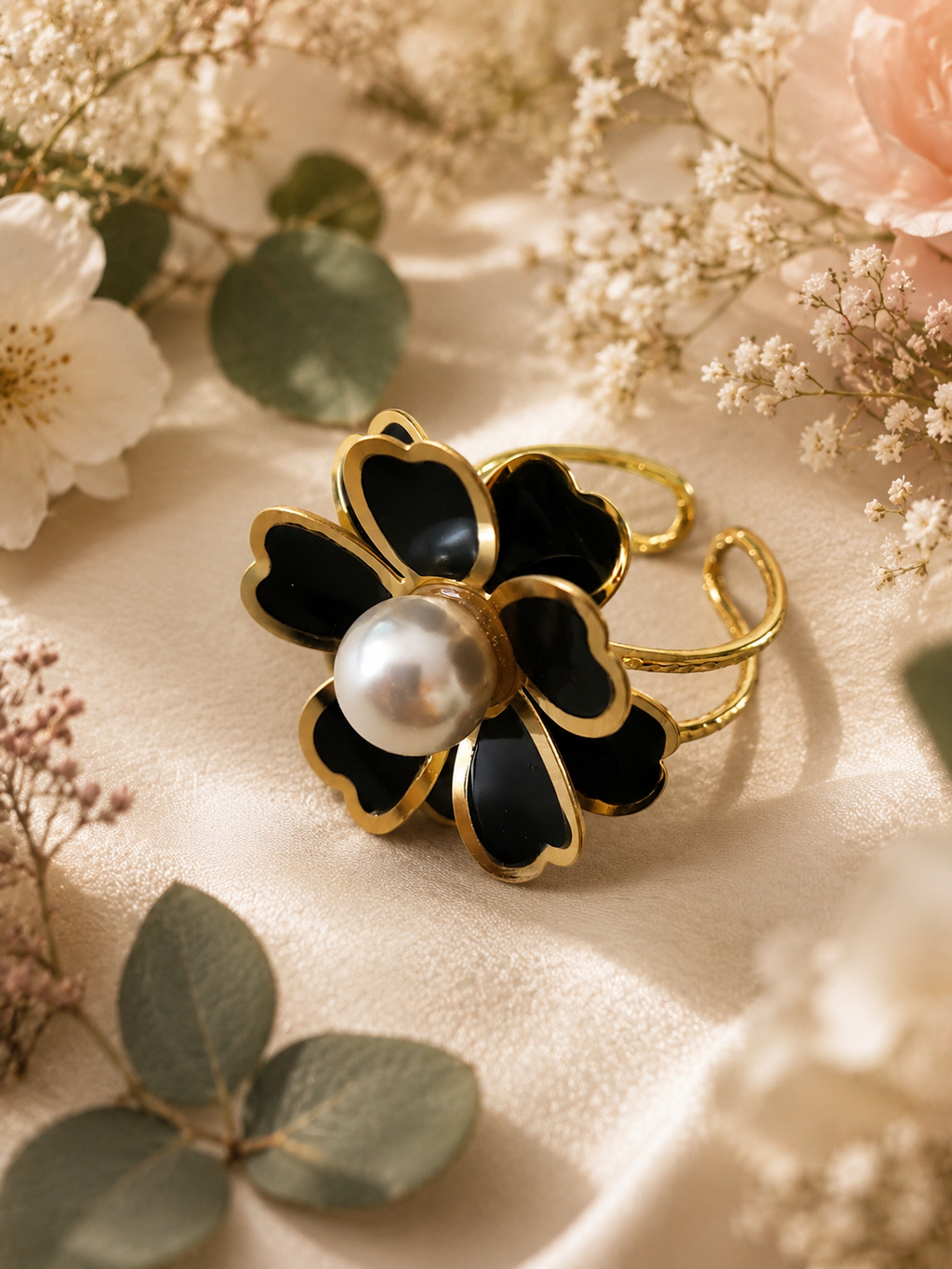 Bague acier inoxydable en forme de fleur dorée et noire