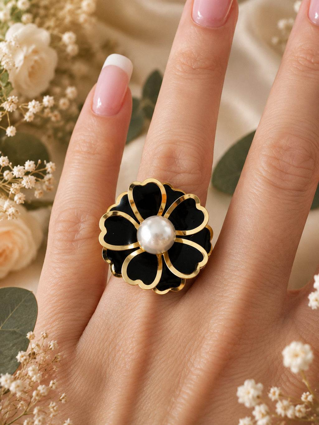 Bague acier inoxydable en forme de fleur dorée et noire