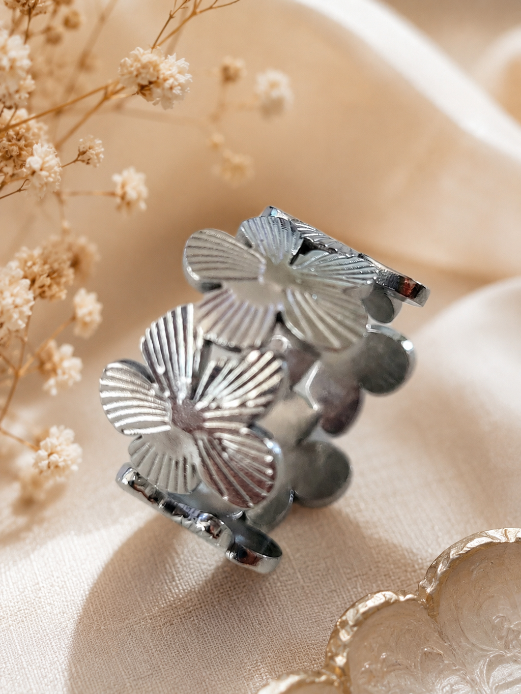 Bague Fleur Ajustable en Acier Inoxydable Argenté – Design Floral Élégant