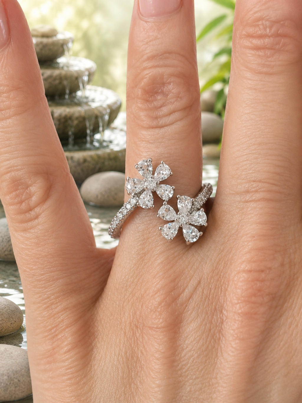 Bague ouverte acier inoxydable argenté avec fleurs zircon blanc
