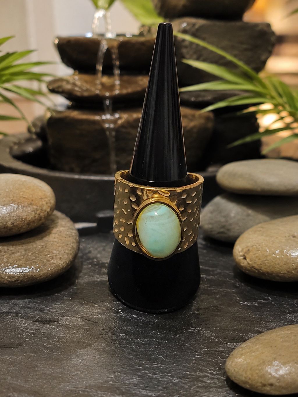 Bague acier inoxydable couleur or avec pierre turquoise