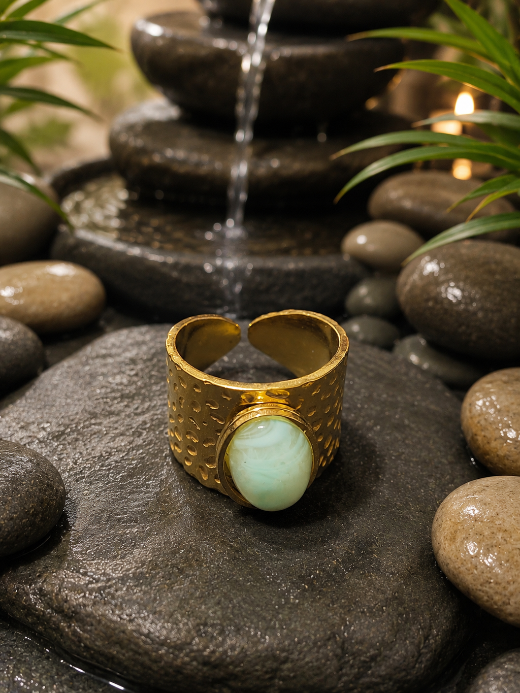 Bague acier inoxydable couleur or avec pierre turquoise