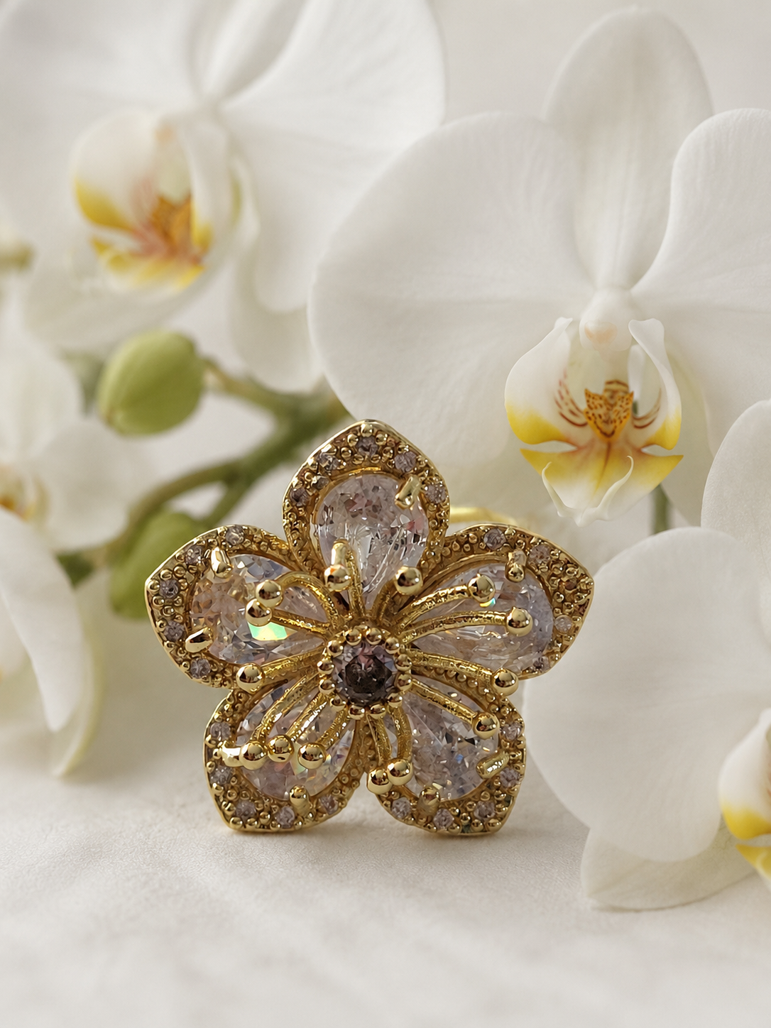 Bague acier inoxydable doré fleur zircon blanc