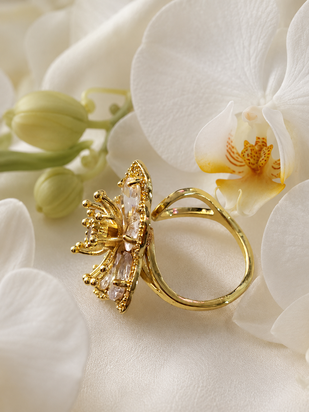 Bague acier inoxydable doré fleur zircon blanc