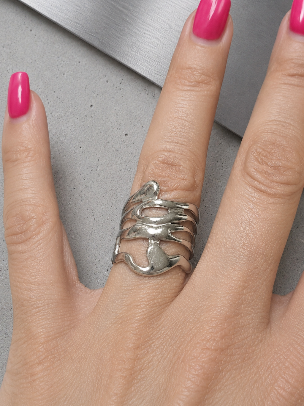 Anello in acciaio inossidabile con arabesco