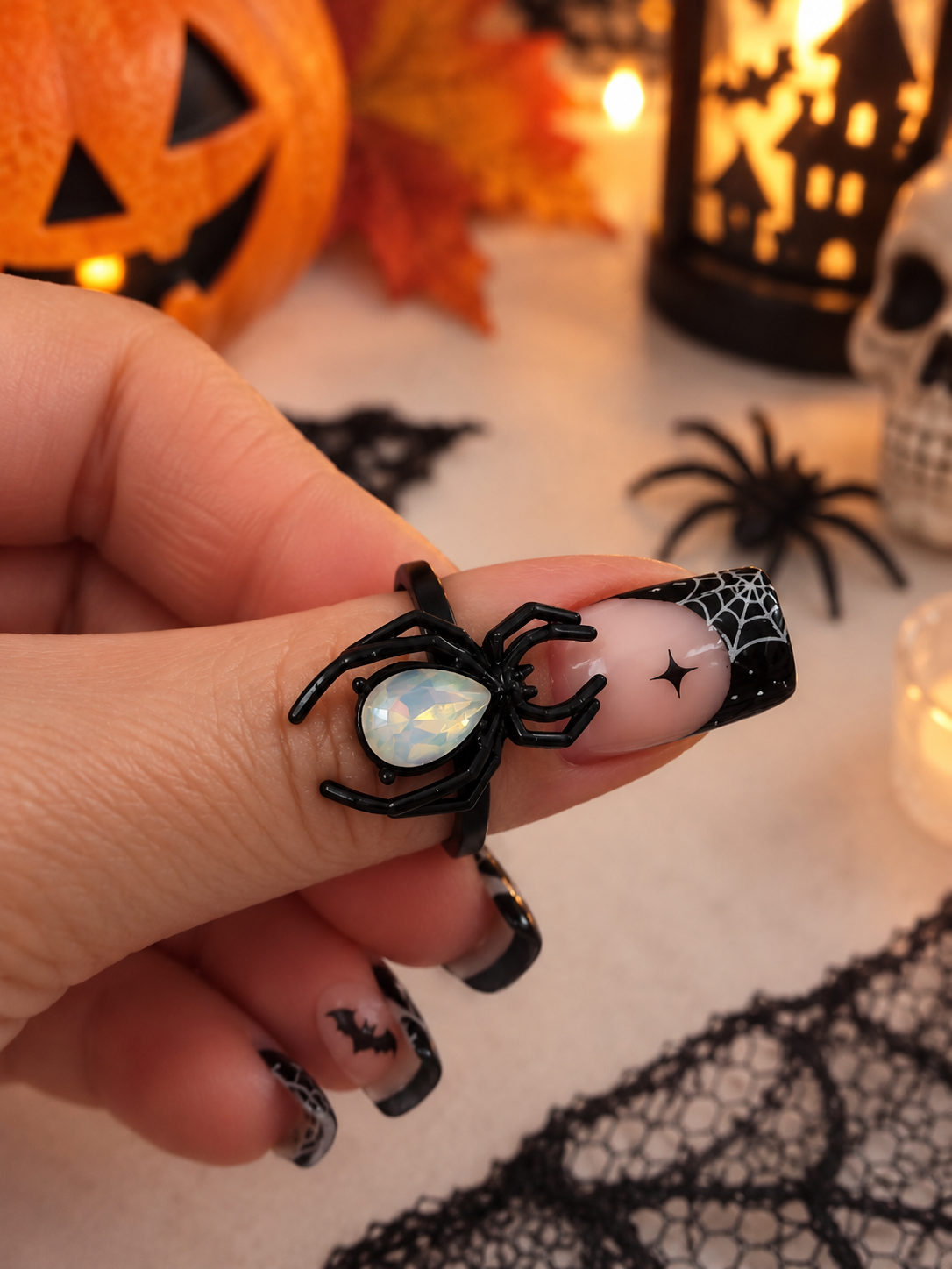 Bague Araignée Noire Réglable avec Pierre Opalescente – Cuivre