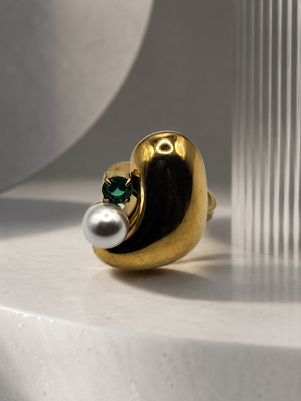 Bague moderne acier inoxydable doré pierre colorée